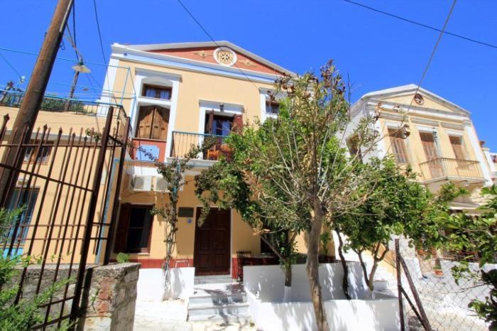 Symi Center Hotel Exterior photo