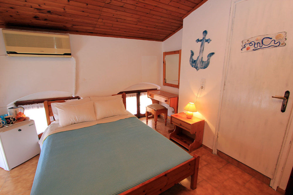 Symi Center Hotel Exterior photo